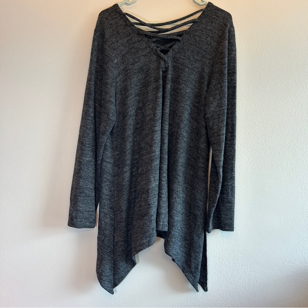 Torrid Super Soft Plush Lace-Up Back Tunic Sweatshirt Size 2 - Picture 2 of 7